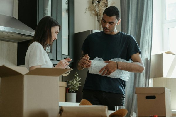 Comment une agence immobilière aide à préparer votre maison pour la vente